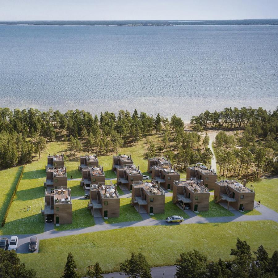 Vaestoes Strand By First Hotels Lärbro Buitenkant foto